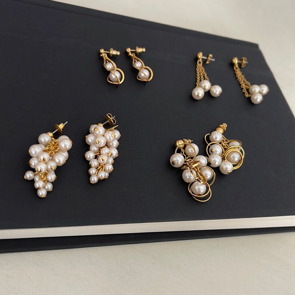 4 pairs of vintage Pearl dangle earrings